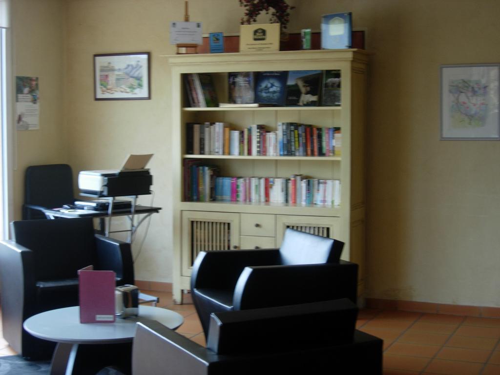 Best Western Montagne Noire Lagarrigue エクステリア 写真